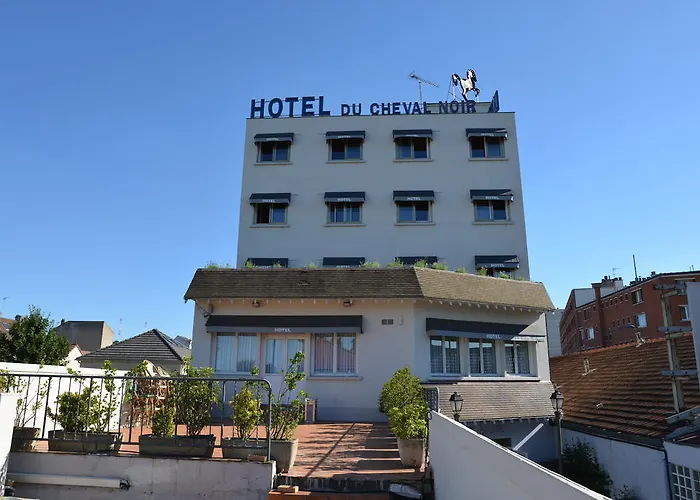 Le Cheval Noir Hôtel Paris Pantin